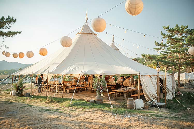 5 Tips for Planning Casual Wedding Events with Burnham’s Clambake & Catering